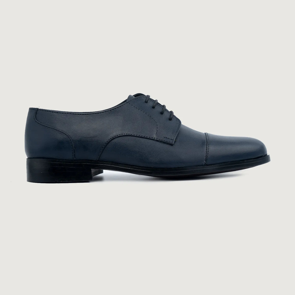 Midnight Blue Full-Grain leather Shoes - グッドイヤーウェルト製法とつま先トウボックスのディテール