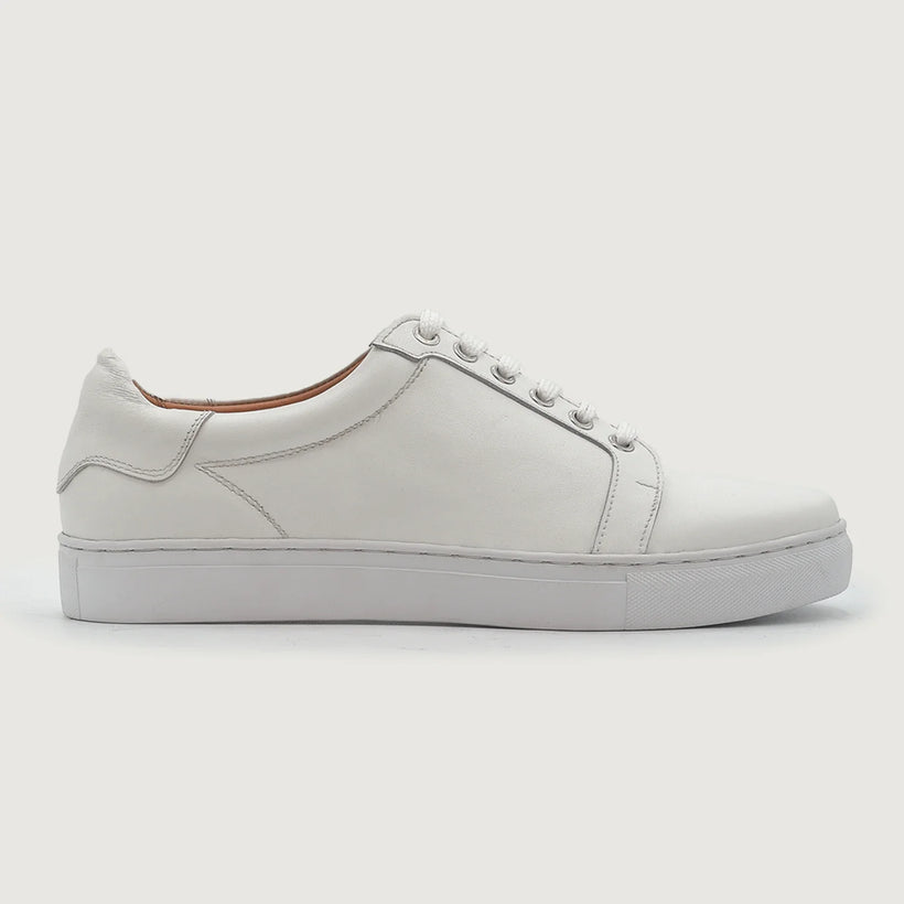 Carter Runn White Leather Sneakers メンズ