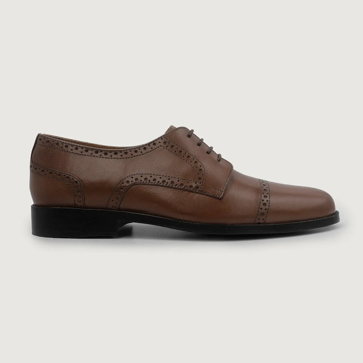 Brown Full-Grain leather Shoes - グッドイヤーウェルト製法とつま先トウボックスのディテール