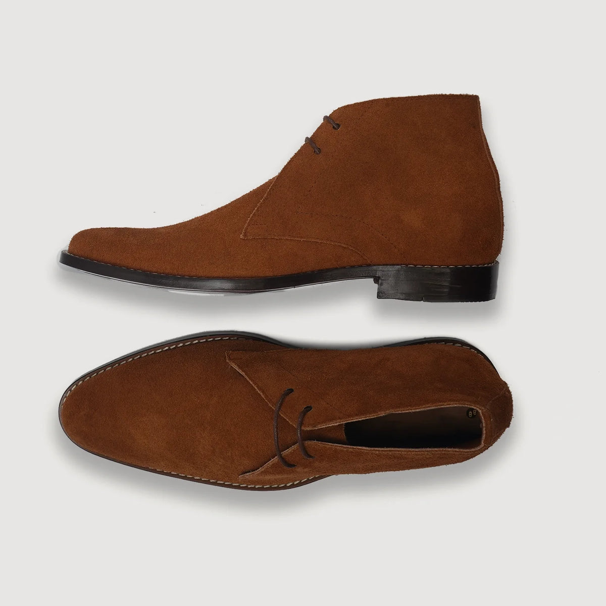 Corry Chukka ブラウン Suede レザーブーツ メンズ For Men - 補強ヒールカウンターと高精度2本針ステッチのディテール