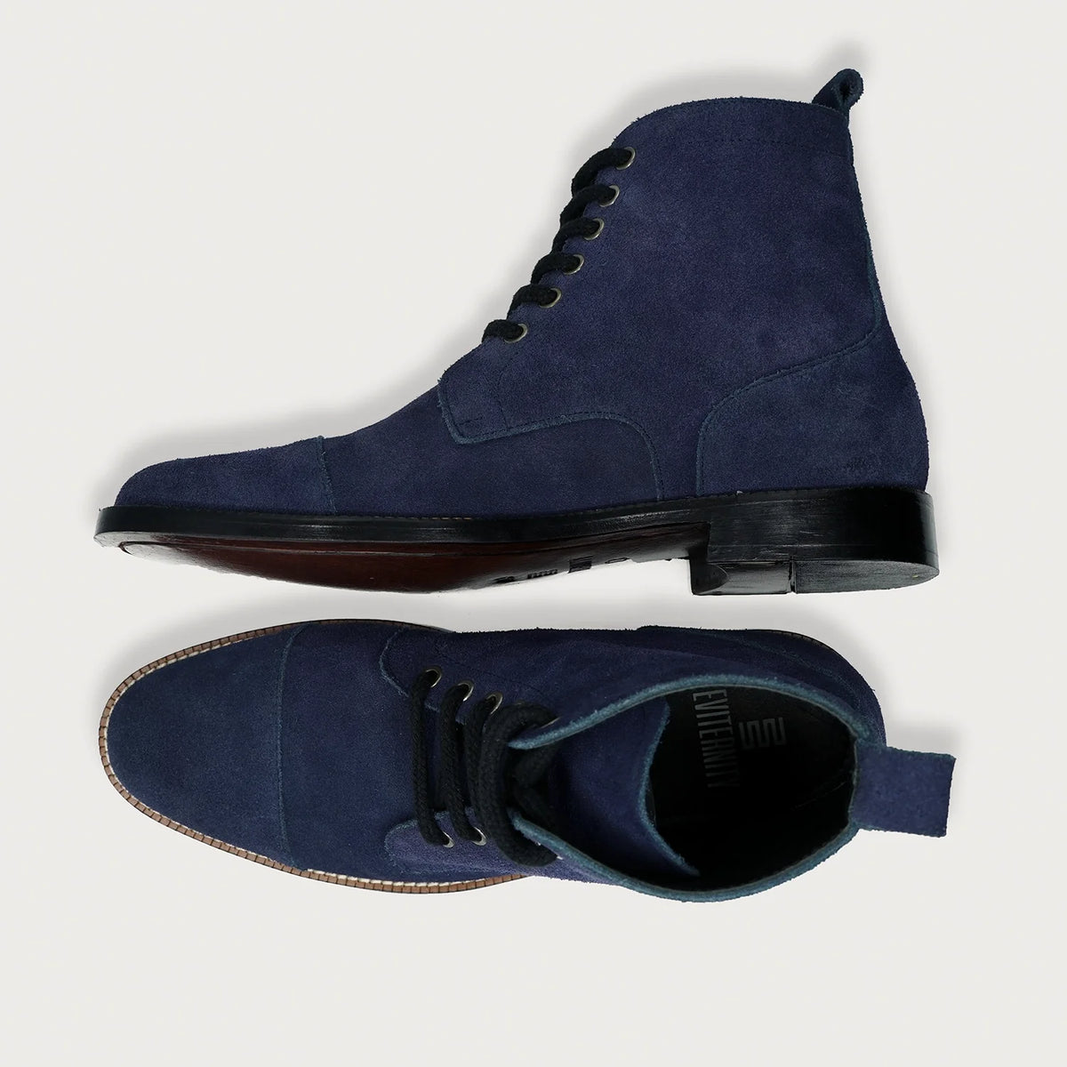 Knight Derby Midnight ブルー Suede レザーブーツ メンズ For Men - 補強ヒールカウンターと高精度2本針ステッチのディテール