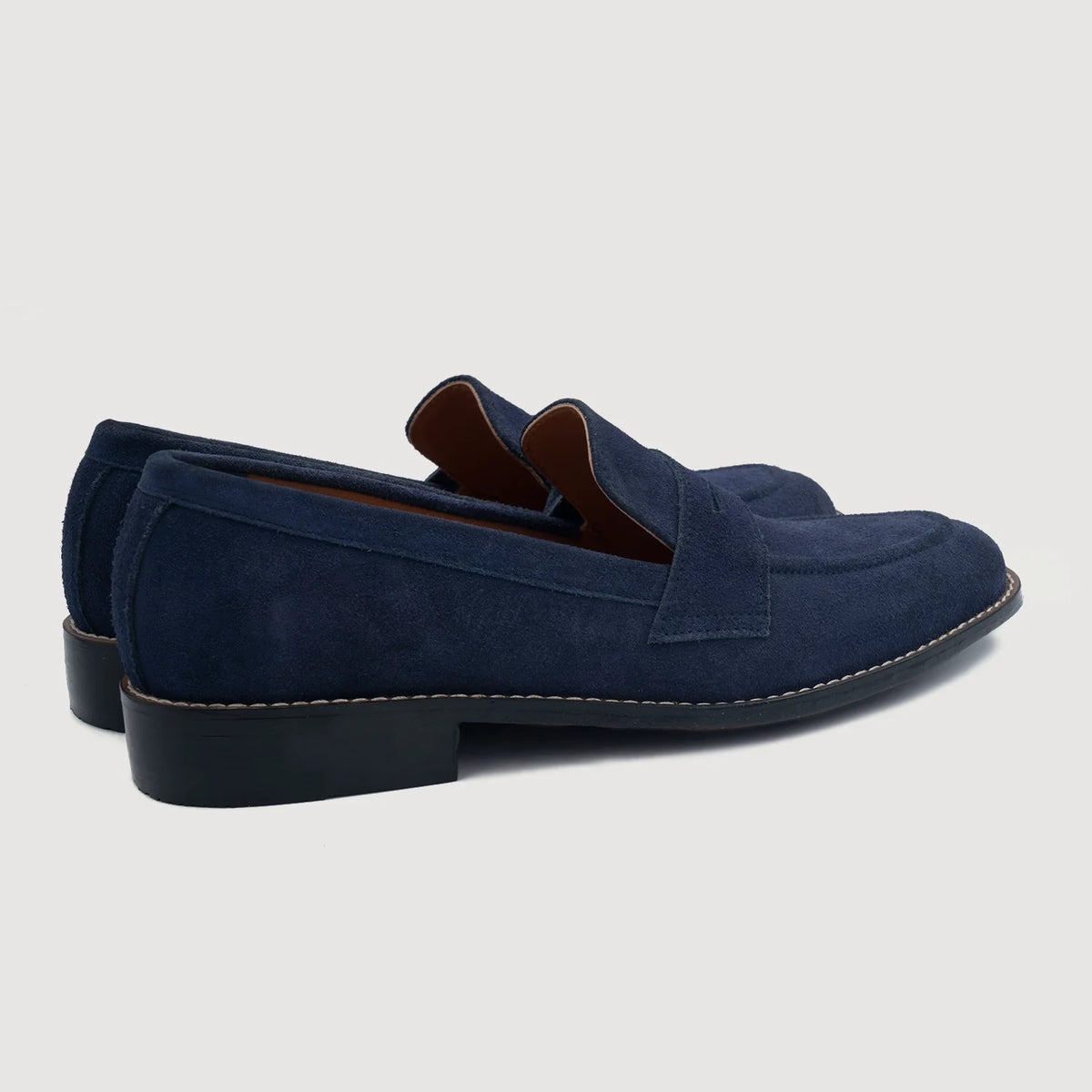 Baxton ブルー Suede レザーローファー メンズ For Men - 補強ヒールカウンターと高精度2本針ステッチのディテール
