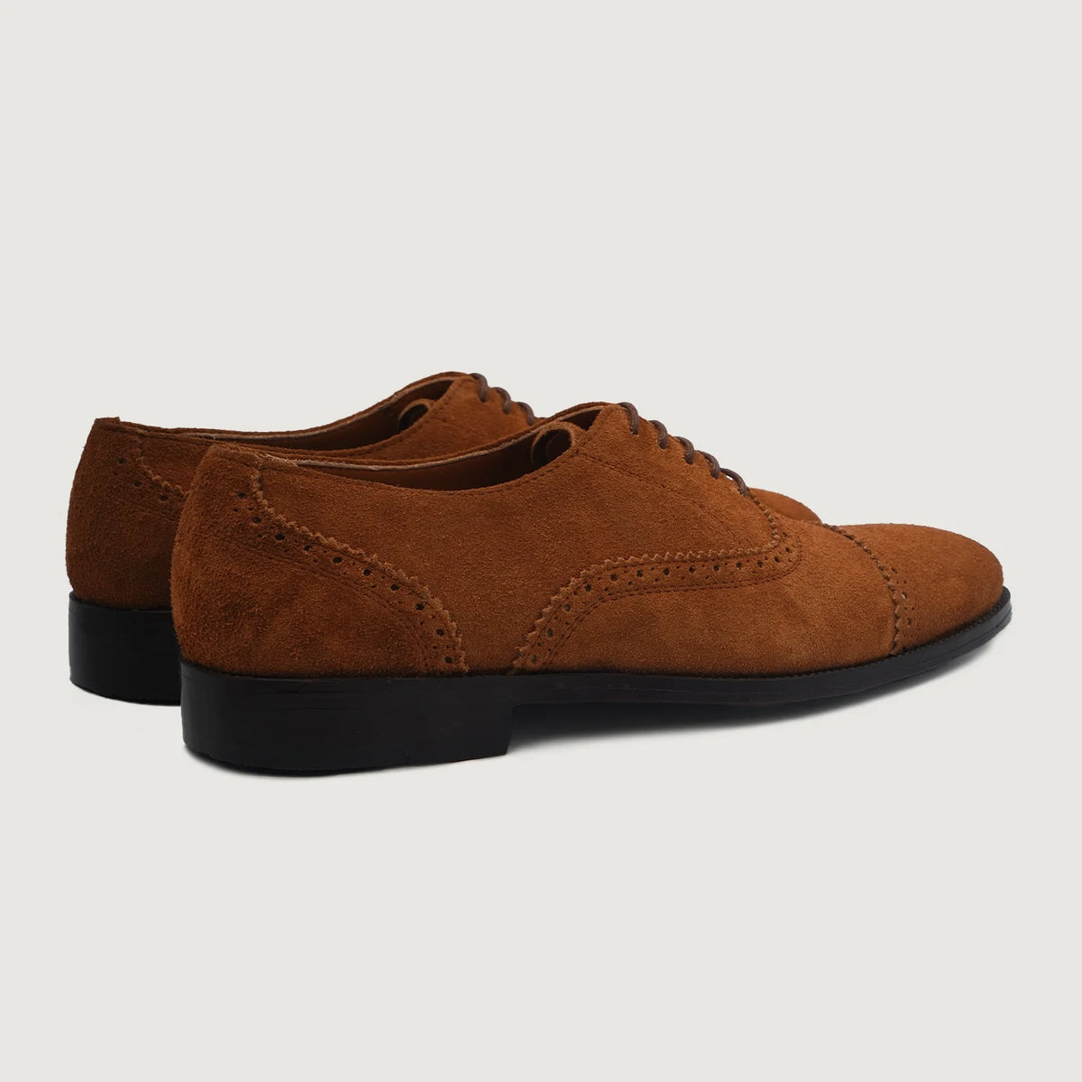 High-Traction Rubber Outsole & Lug Tread Pattern on グレーson Brogues Oxford ブラウン Suede レザーシューズ メンズ For Men