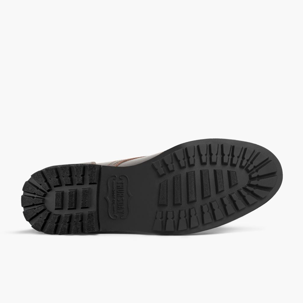 High-Traction Rubber Outsole & Lug Tread Pattern on Vanguard Waxed Cacao レザーブーツ メンズ For Men