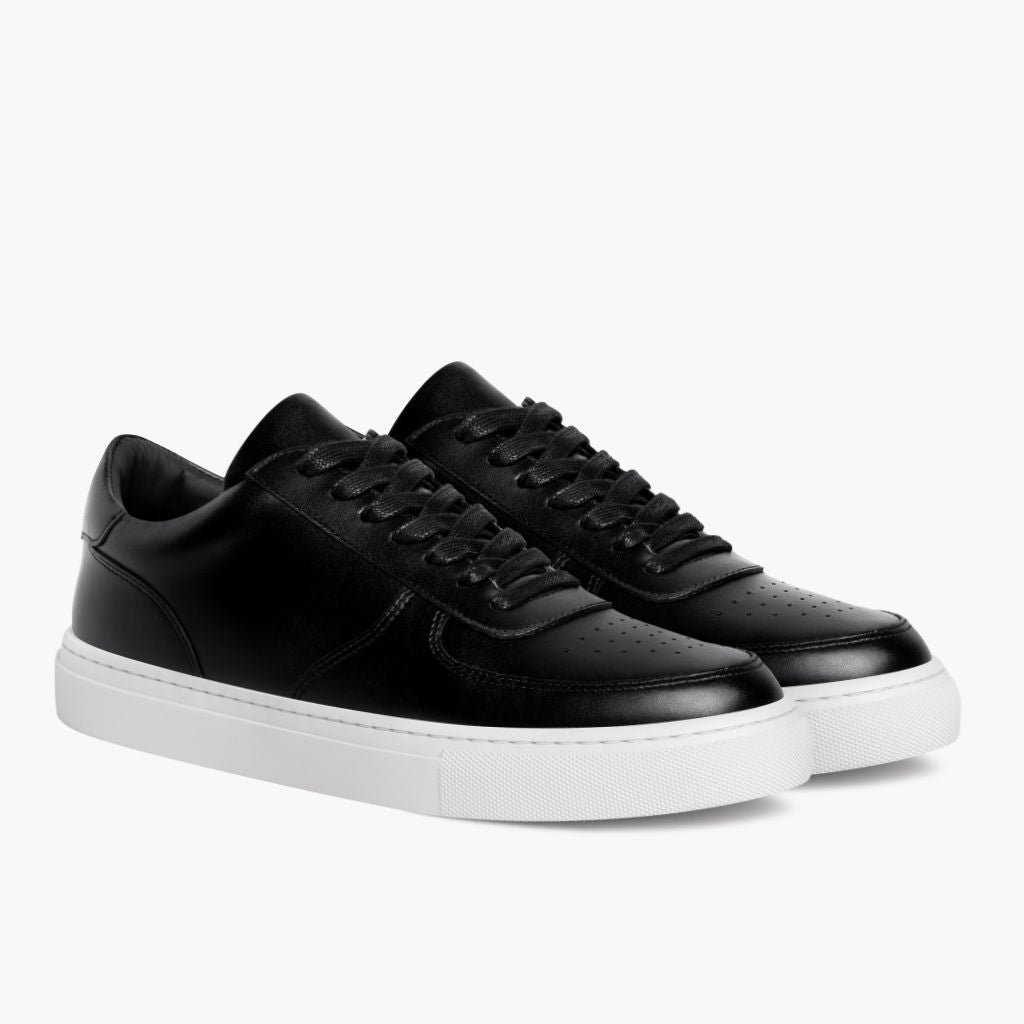 Court Black Leather Sneakers ブラック カウハイド本革 - 側面ビュー | 公式オンライン通販