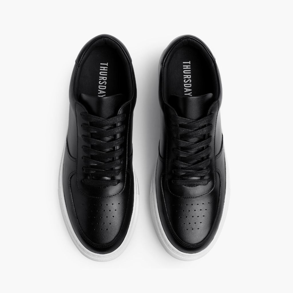 Court Black Leather Sneakers - 補強ヒールカウンターと高精度2本針ステッチのディテール