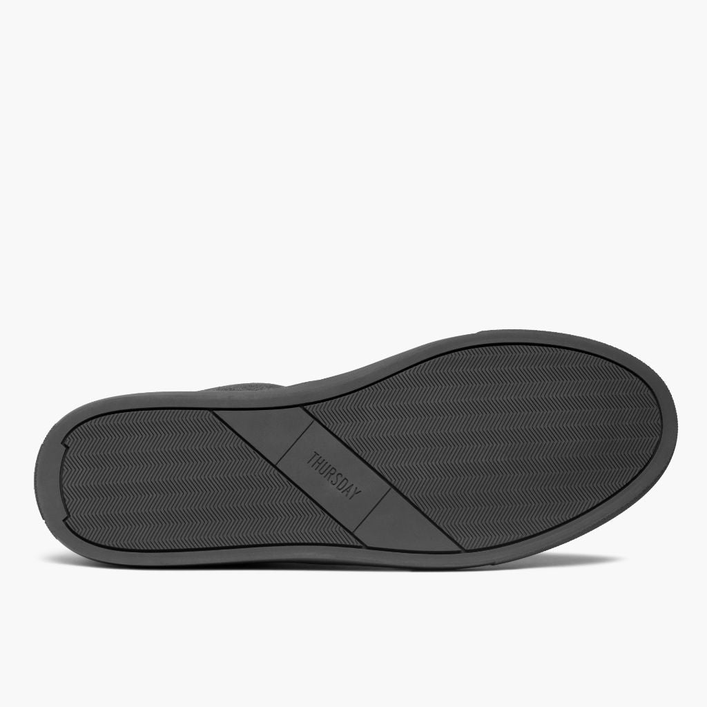 High-Traction Rubber Outsole & Lug Tread Pattern on Court Smoke レザースニーカー メンズ