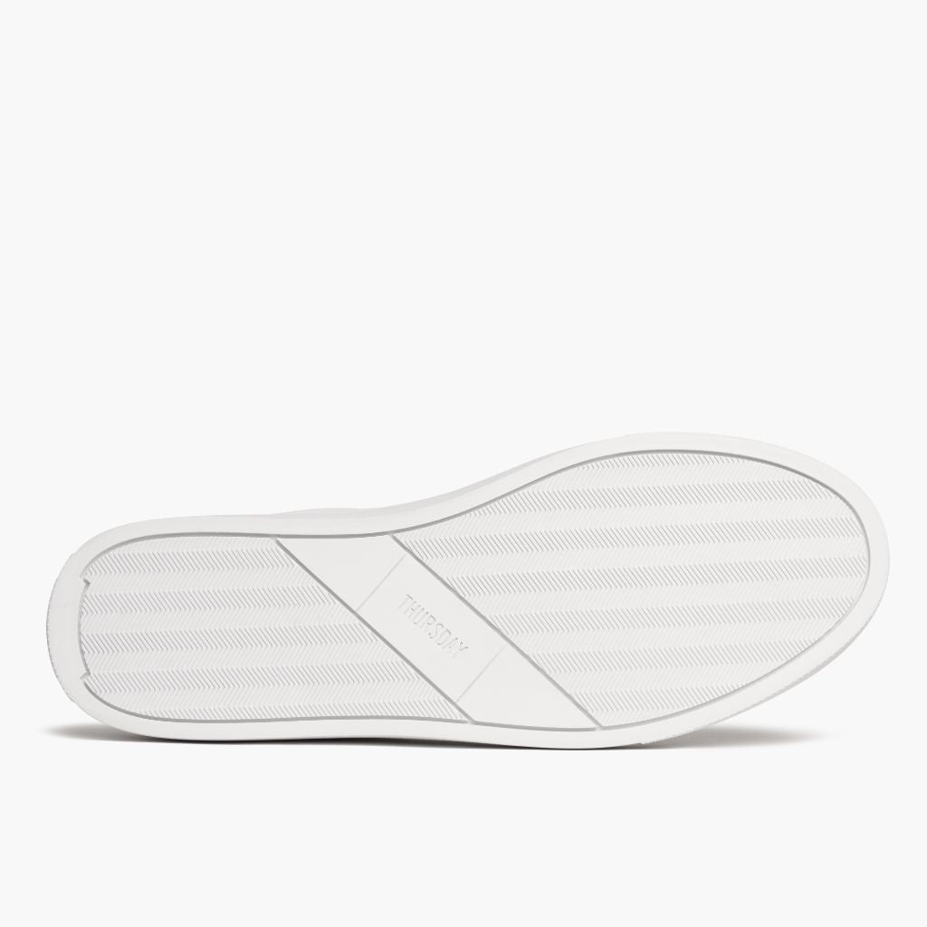 High-Traction Rubber Outsole & Lug Tread Pattern on Court ホワイト レザースニーカー メンズ