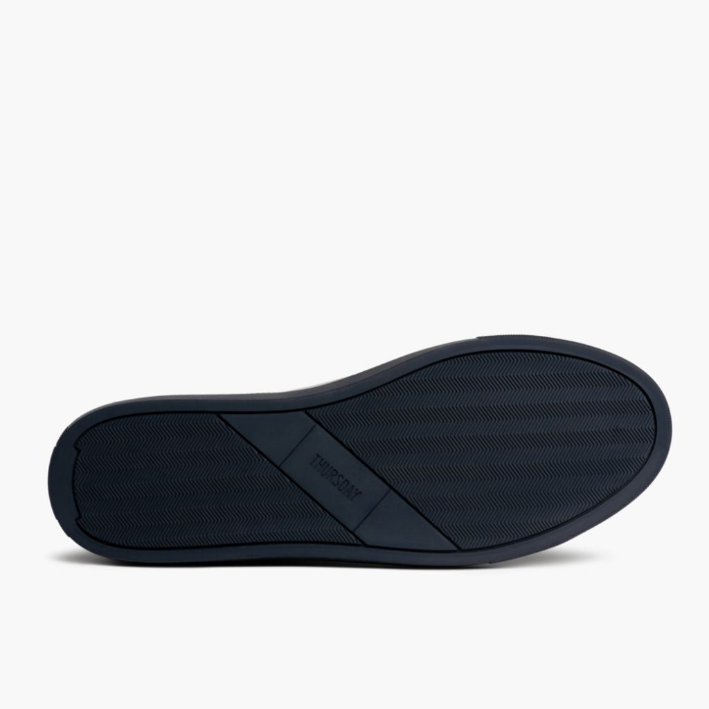 High-Traction Rubber Outsole & Lug Tread Pattern on Encore Navy レザースニーカー メンズ
