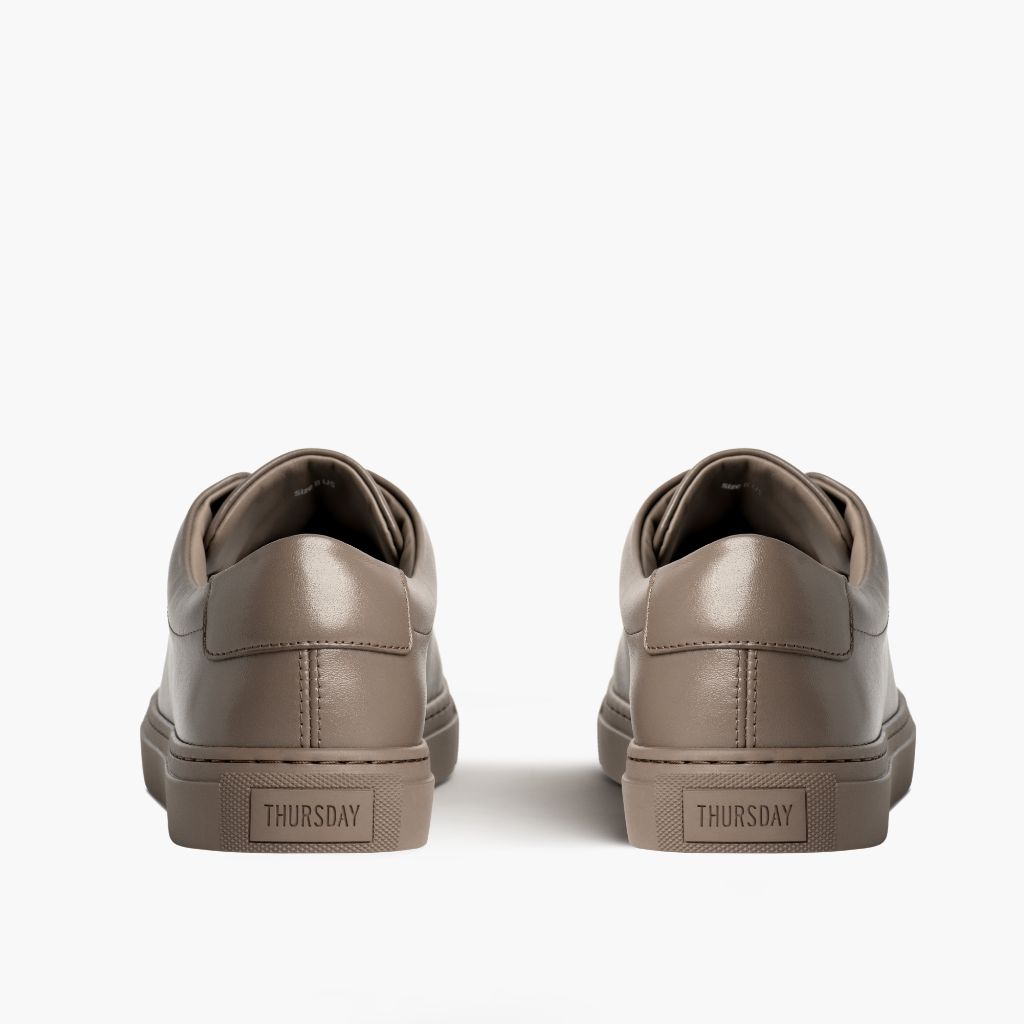 Authentic Full-Grain Leather Grain Depth & Pull-Up Patina Texture Detail
