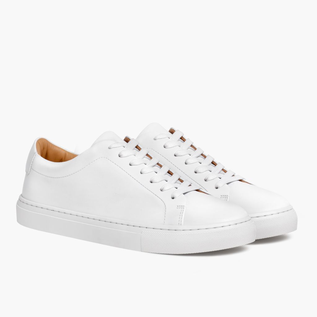 Encore ホワイト レザースニーカー メンズ in White Full-Grain Leather - 側面ビュー | 公式オンライン通販