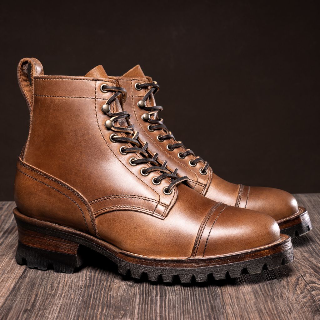 Challenger セサミダブルショット レザーブーツ メンズ in Classic Full-Grain Leather - 側面ビュー | 公式オンライン通販