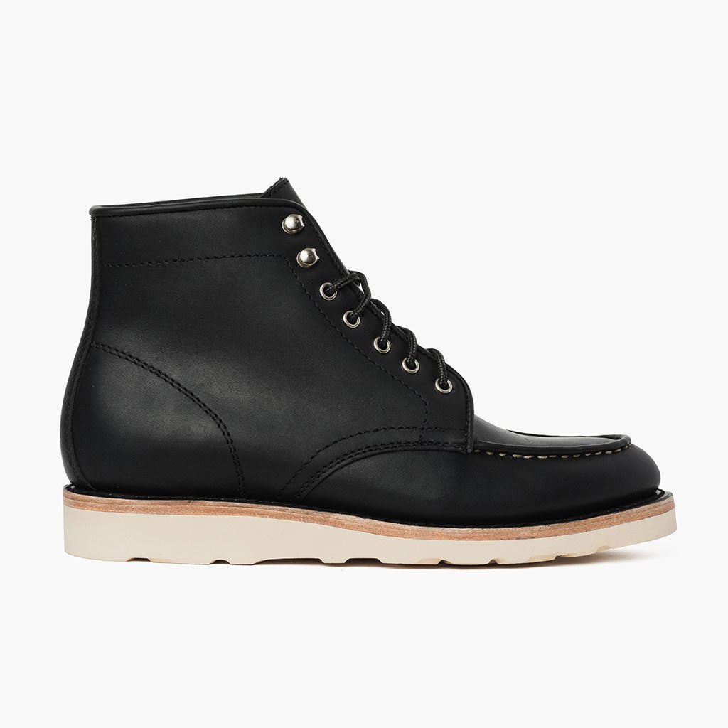 Black Full-Grain leather Boots - グッドイヤーウェルト製法とつま先トウボックスのディテール