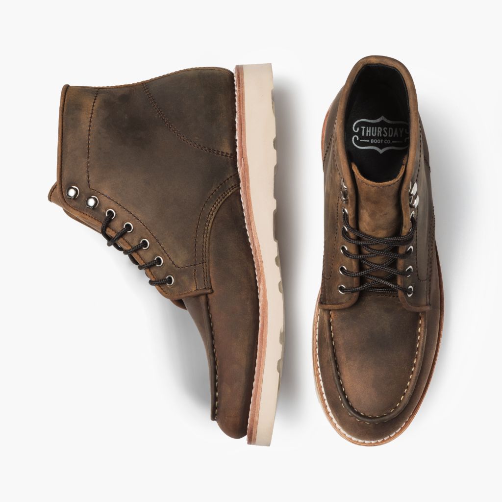 High-Traction Rubber Outsole & Lug Tread Pattern on Diplomat バーントカッパー レザーブーツ メンズ
