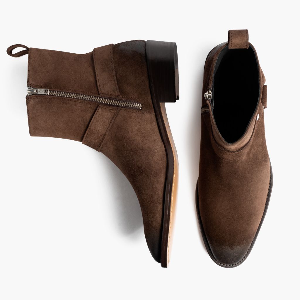 Harness ダークブラウン Suede レザーブーツ メンズ - 補強ヒールカウンターと高精度2本針ステッチのディテール