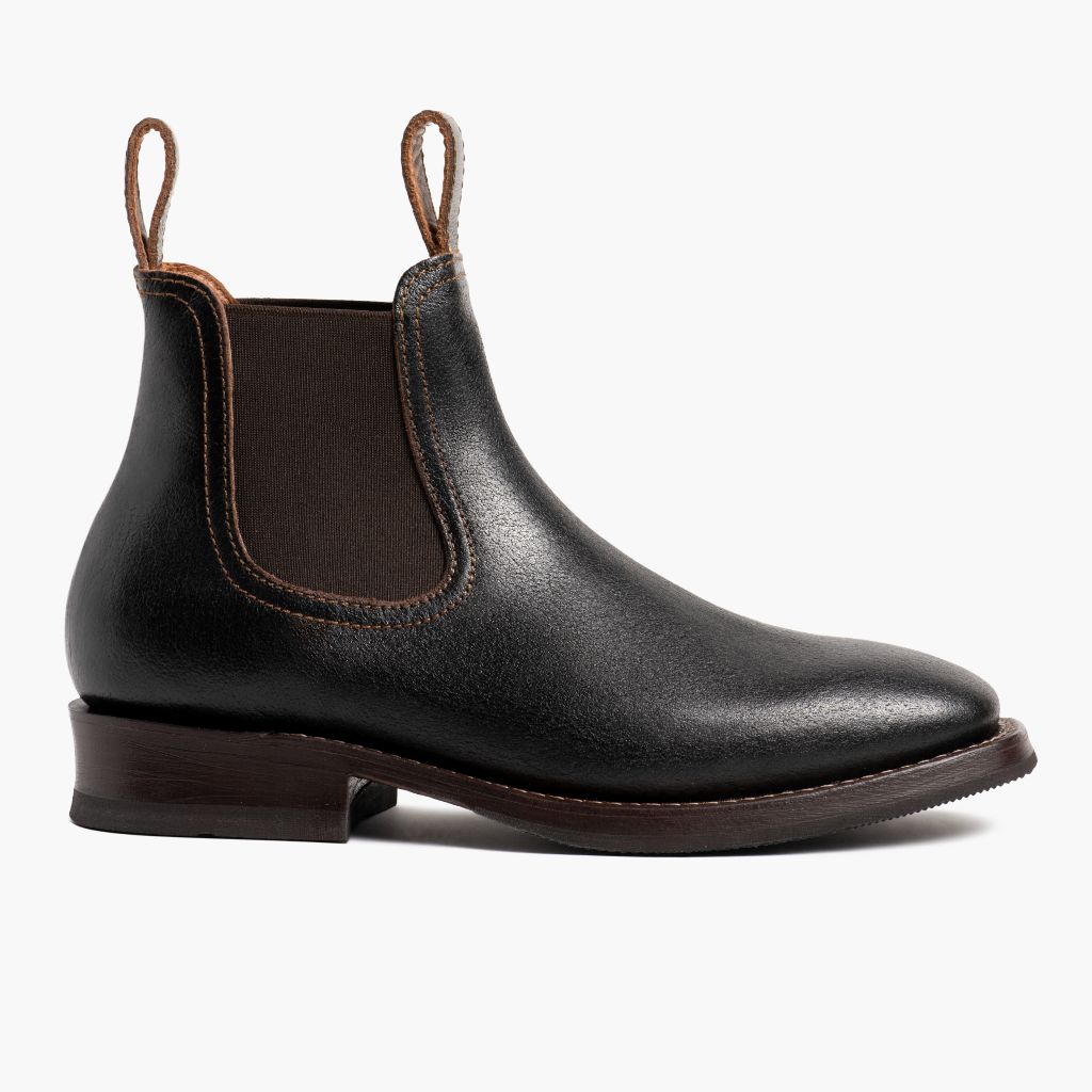 Classic Full-Grain leather Boots - グッドイヤーウェルト製法とつま先トウボックスのディテール