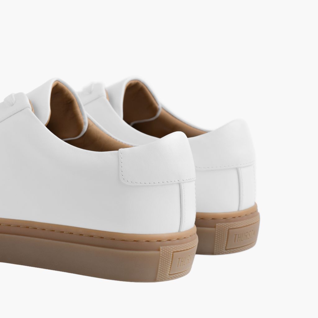 High-Traction Rubber Outsole & Lug Tread Pattern on Legacy ホワイト レザースニーカー メンズ