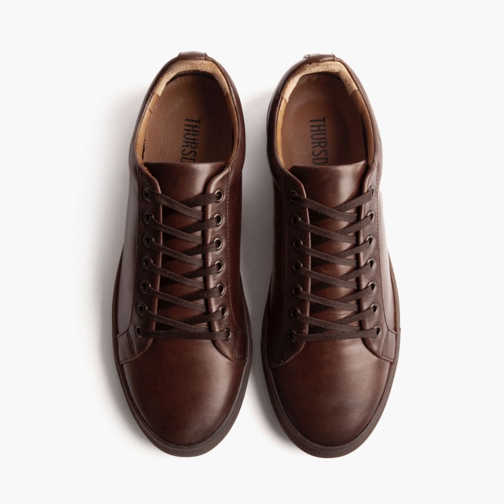 Premier Low Top オールドイングリッシュ レザースニーカー メンズ For Men - 補強ヒールカウンターと高精度2本針ステッチのディテール