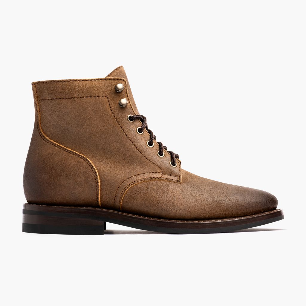Classic Full-Grain leather Boots - グッドイヤーウェルト製法とつま先トウボックスのディテール