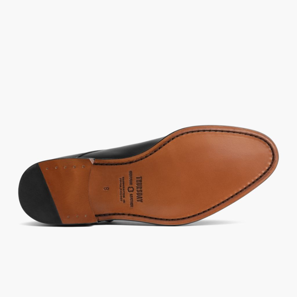 High-Traction Rubber Outsole & Lug Tread Pattern on Saint ブラック レザーローファー メンズ For Men