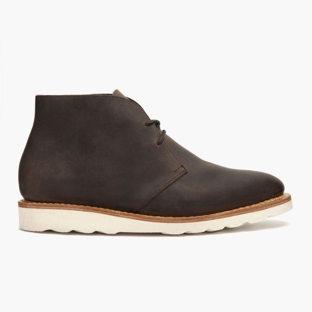 Classic Full-Grain leather Boots - グッドイヤーウェルト製法とつま先トウボックスのディテール