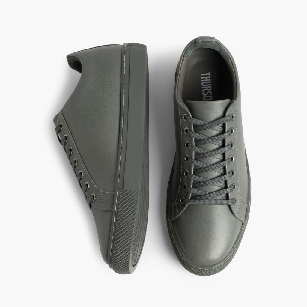 Premier Low Top グレー レザースニーカー メンズ For Men - 補強ヒールカウンターと高精度2本針ステッチのディテール