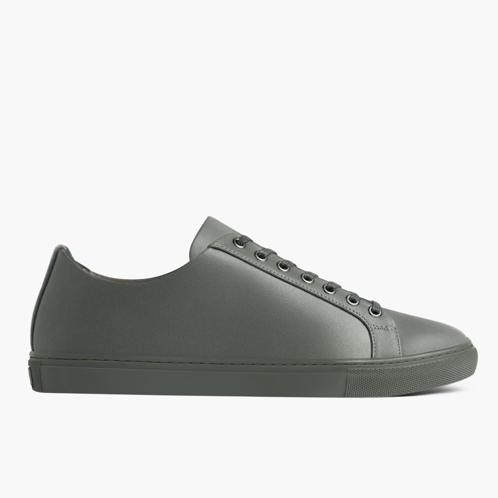 Grey Full-Grain leather Sneakers - グッドイヤーウェルト製法とつま先トウボックスのディテール