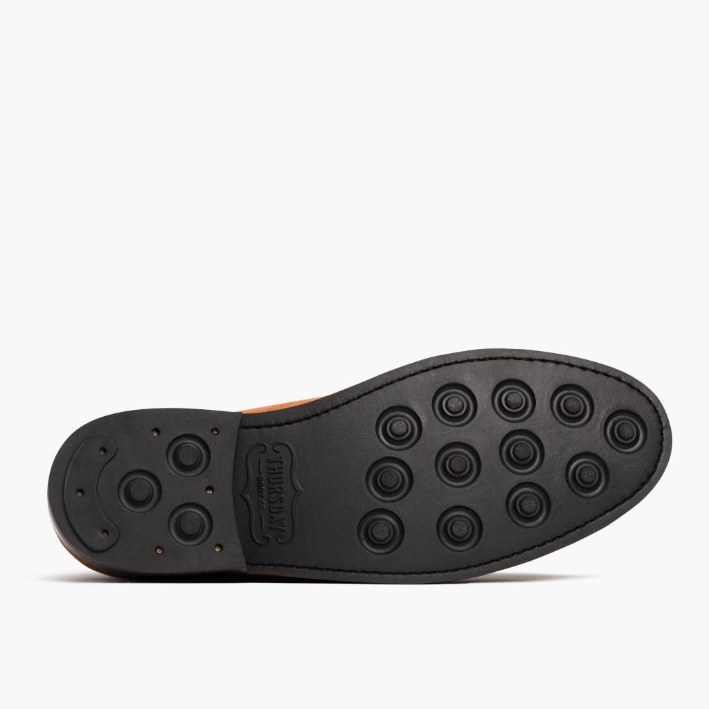 High-Traction Rubber Outsole & Lug Tread Pattern on Duke Honey Suede レザーブーツ メンズ