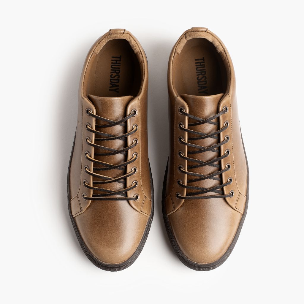 Premier Low Top Natural レザースニーカー メンズ For Men - 補強ヒールカウンターと高精度2本針ステッチのディテール