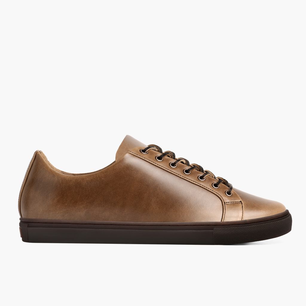 Classic Full-Grain leather Sneakers - グッドイヤーウェルト製法とつま先トウボックスのディテール