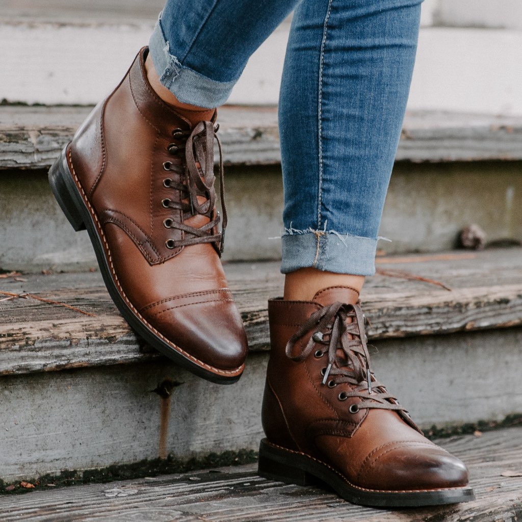 Cushioned Leather Insole & Ergonomic Arch Support Construction Detail