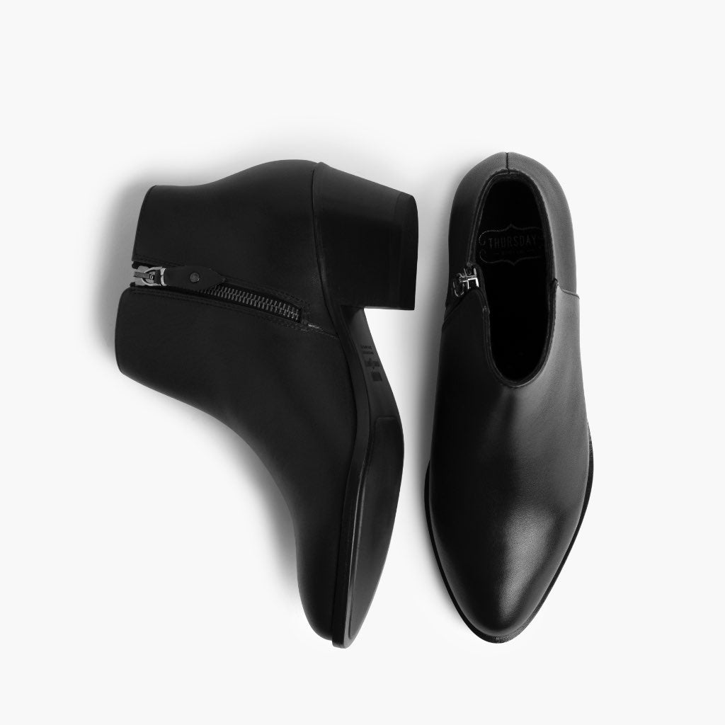 High-Traction Rubber Outsole & Lug Tread Pattern on Downtown ブラック レザーブーツ レディース
