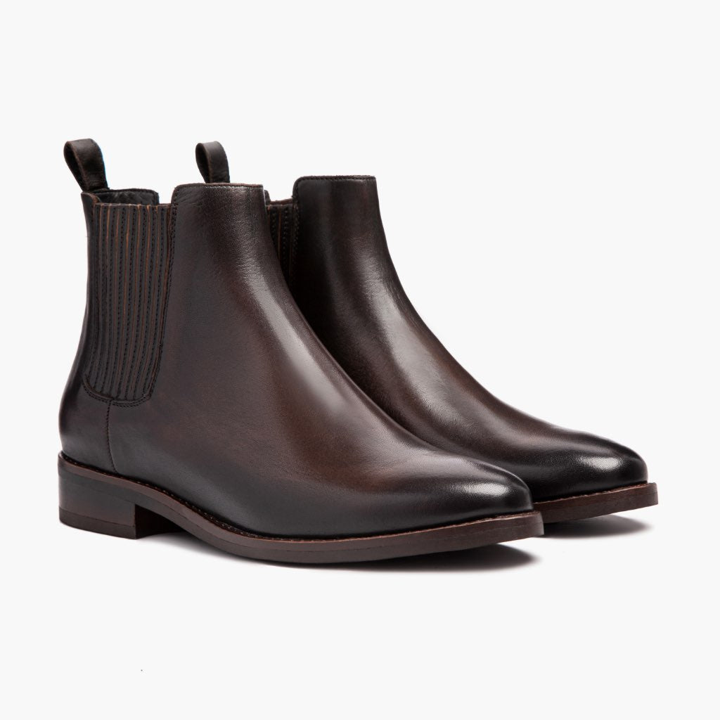 Black Full-Grain leather Boots - グッドイヤーウェルト製法とつま先トウボックスのディテール