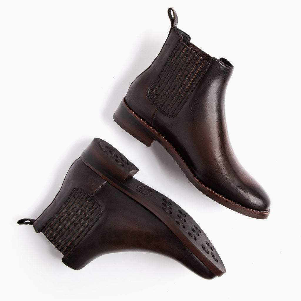 High-Traction Rubber Outsole & Lug Tread Pattern on Dreamer ブラックコーヒー レザーブーツ レディース