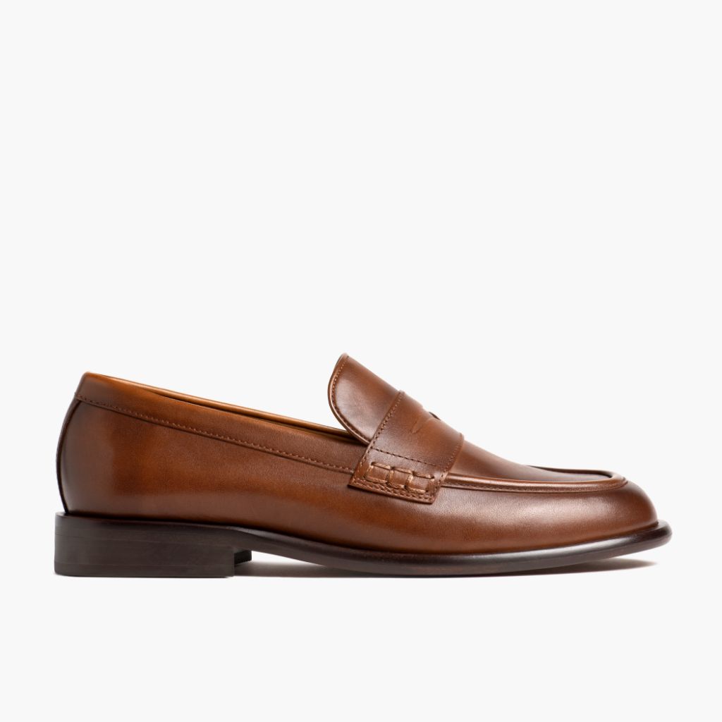 Classic Full-Grain leather Boots - グッドイヤーウェルト製法とつま先トウボックスのディテール