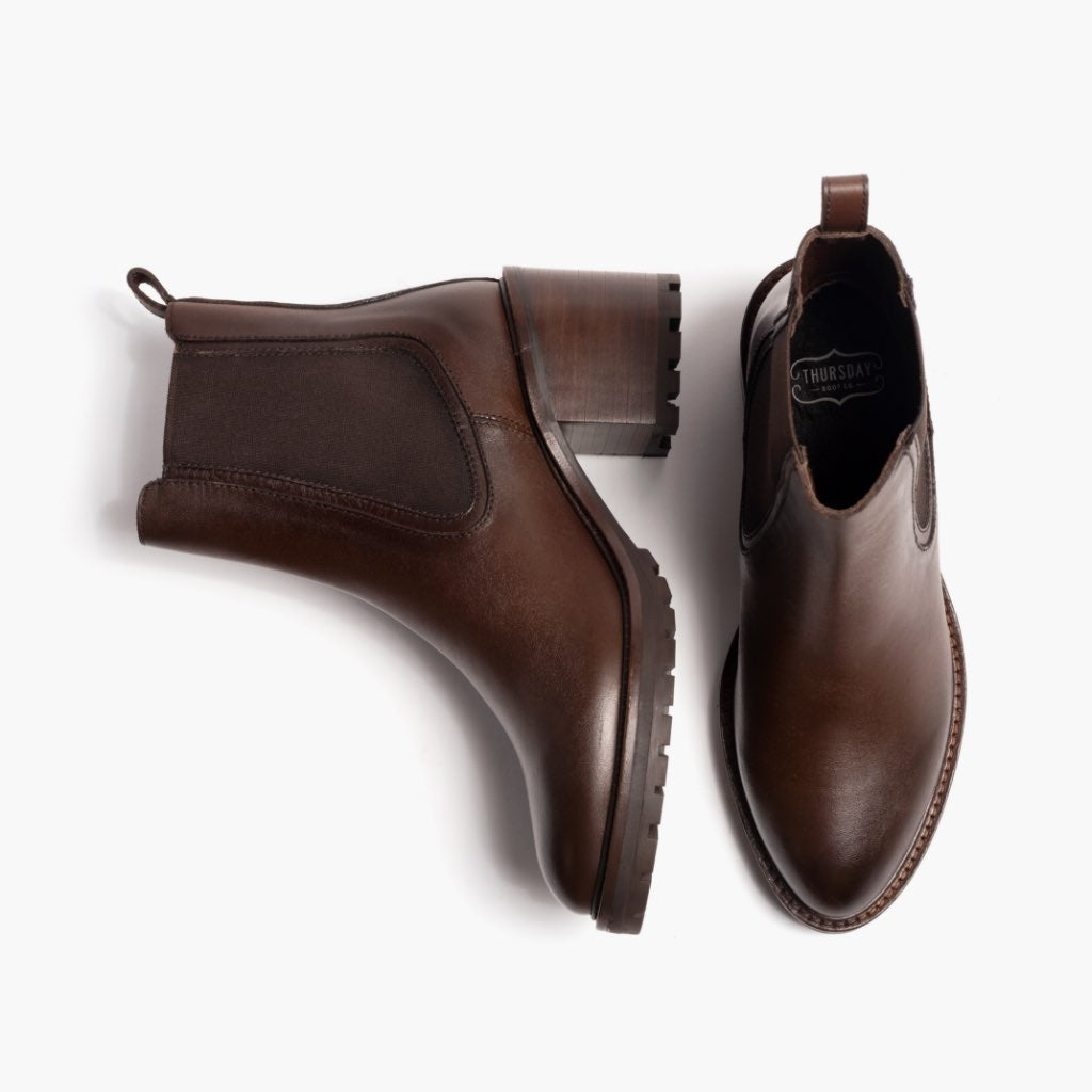 High-Traction Rubber Outsole & Lug Tread Pattern on Knockout チョコレート レザーブーツ レディース