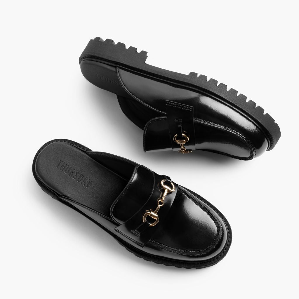 High-Traction Rubber Outsole & Lug Tread Pattern on Penny Mule ブラック & Gold レザーローファー レディース