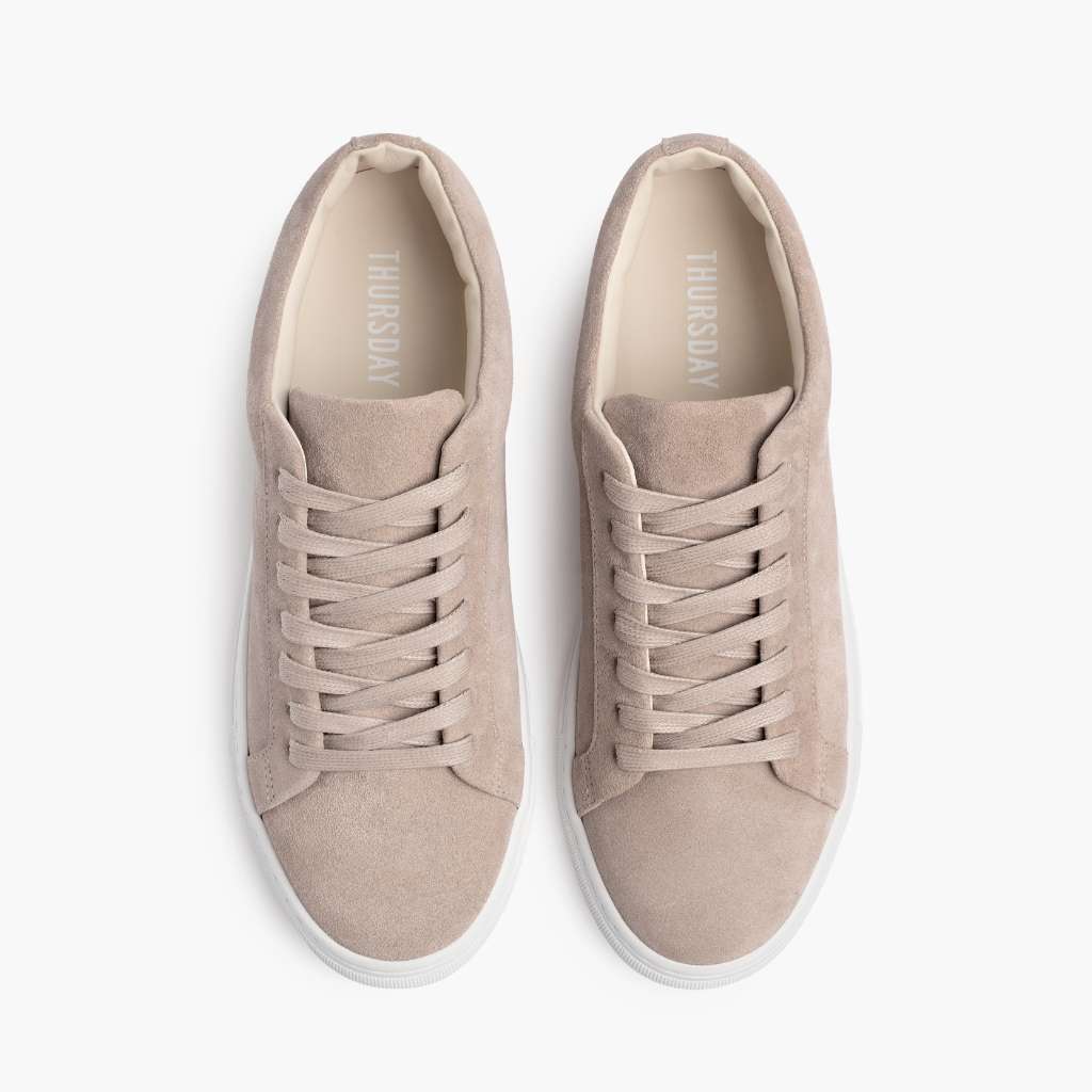 Premier Low Top Latte レザースニーカー レディース - 補強ヒールカウンターと高精度2本針ステッチのディテール