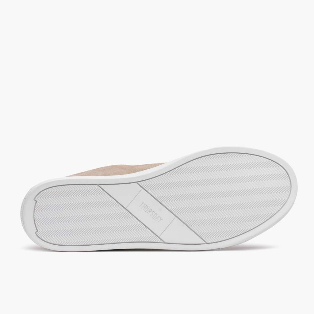 High-Traction Rubber Outsole & Lug Tread Pattern on Premier Low Top Latte レザースニーカー レディース