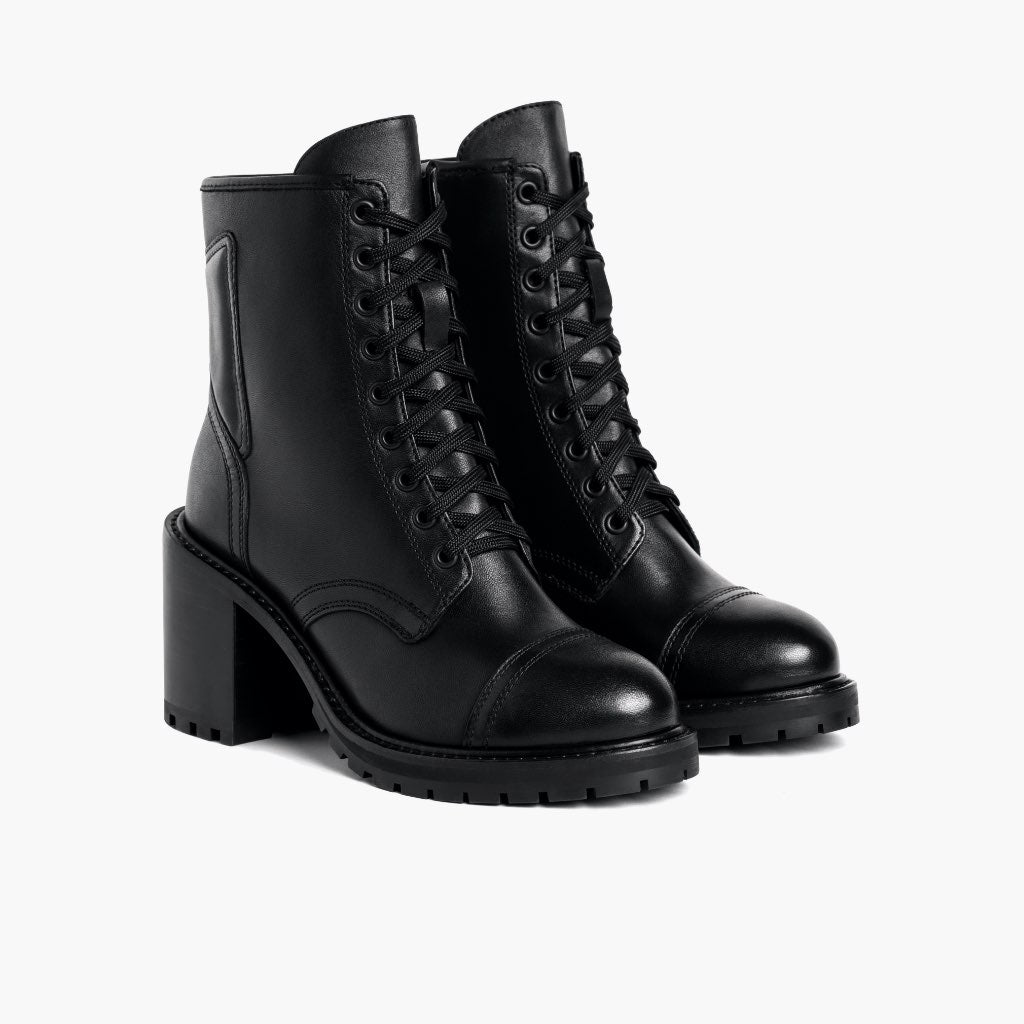 Black Full-Grain leather Boots - グッドイヤーウェルト製法とつま先トウボックスのディテール