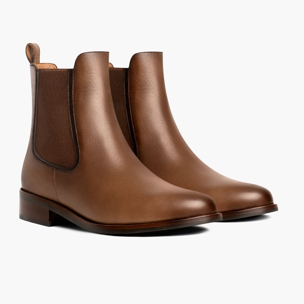 Classic Full-Grain leather Boots - グッドイヤーウェルト製法とつま先トウボックスのディテール