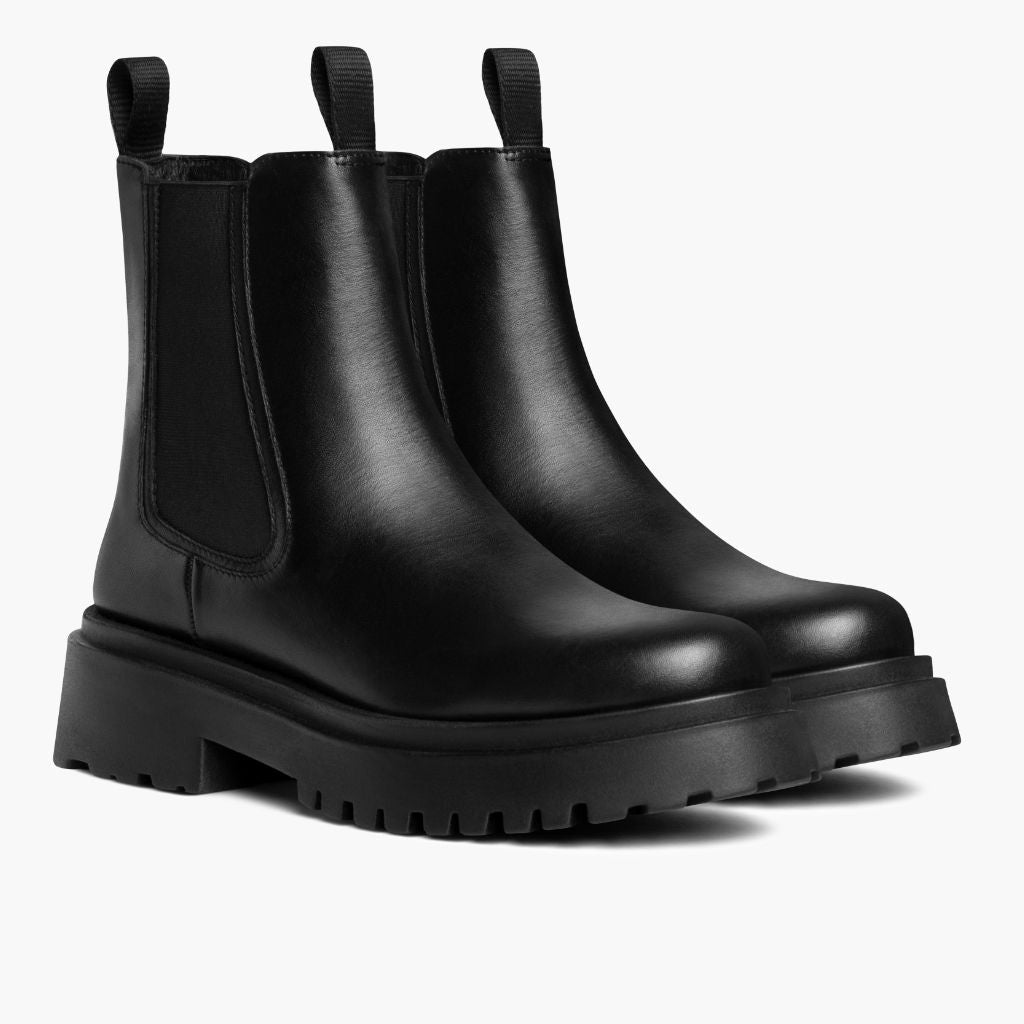 Black Full-Grain leather Boots - グッドイヤーウェルト製法とつま先トウボックスのディテール