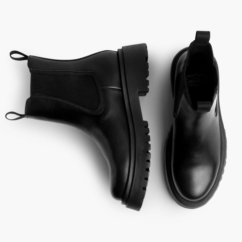 High-Traction Rubber Outsole & Lug Tread Pattern on Legend Platform ブラック レザーブーツ レディース