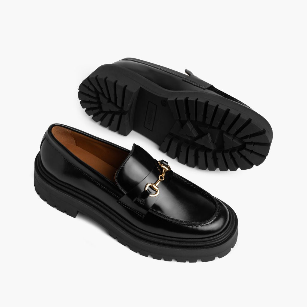 High-Traction Rubber Outsole & Lug Tread Pattern on Penny Platform ブラック & Gold レザーローファー レディース