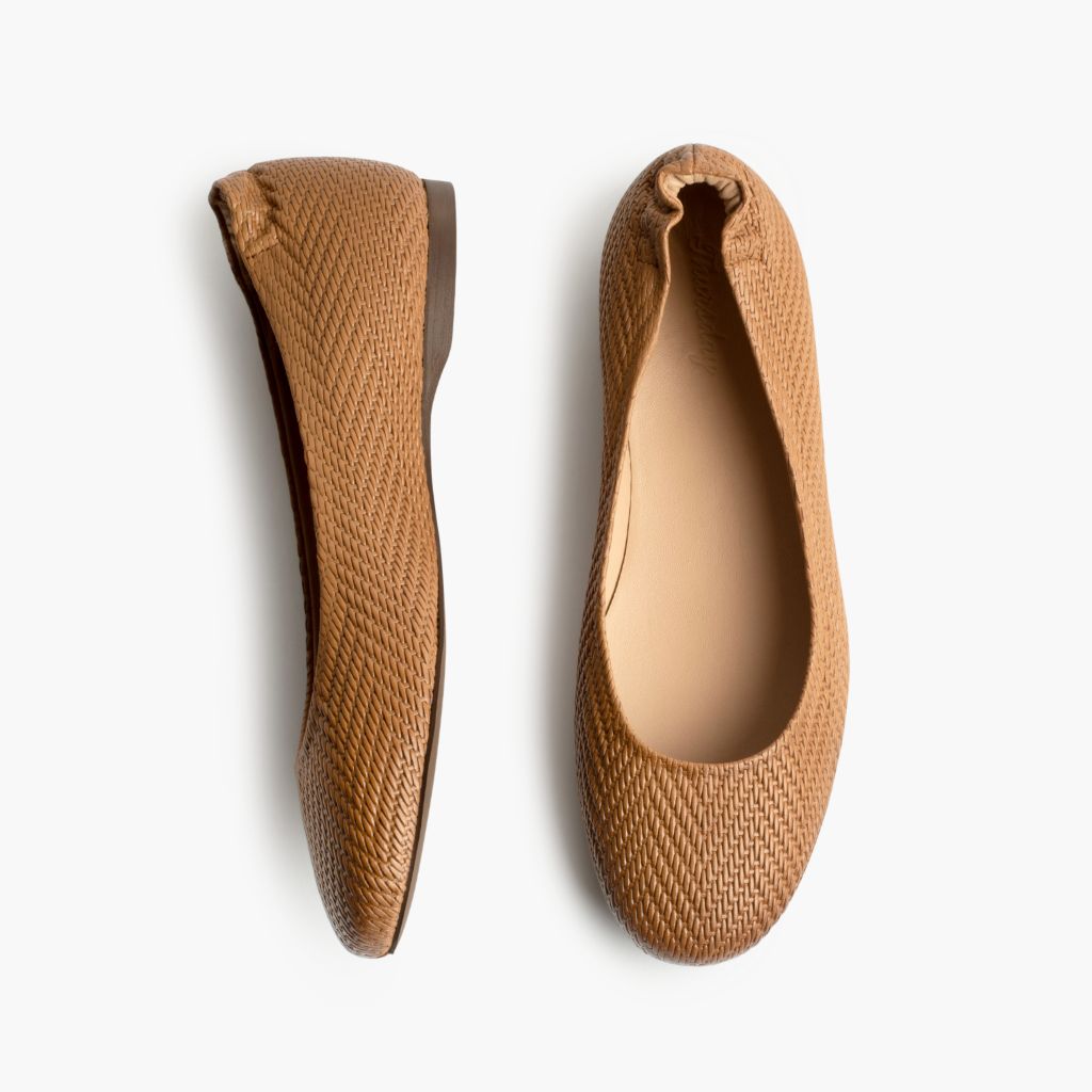 Scrunch タン Embossed レザーブーツ レディース - 補強ヒールカウンターと高精度2本針ステッチのディテール