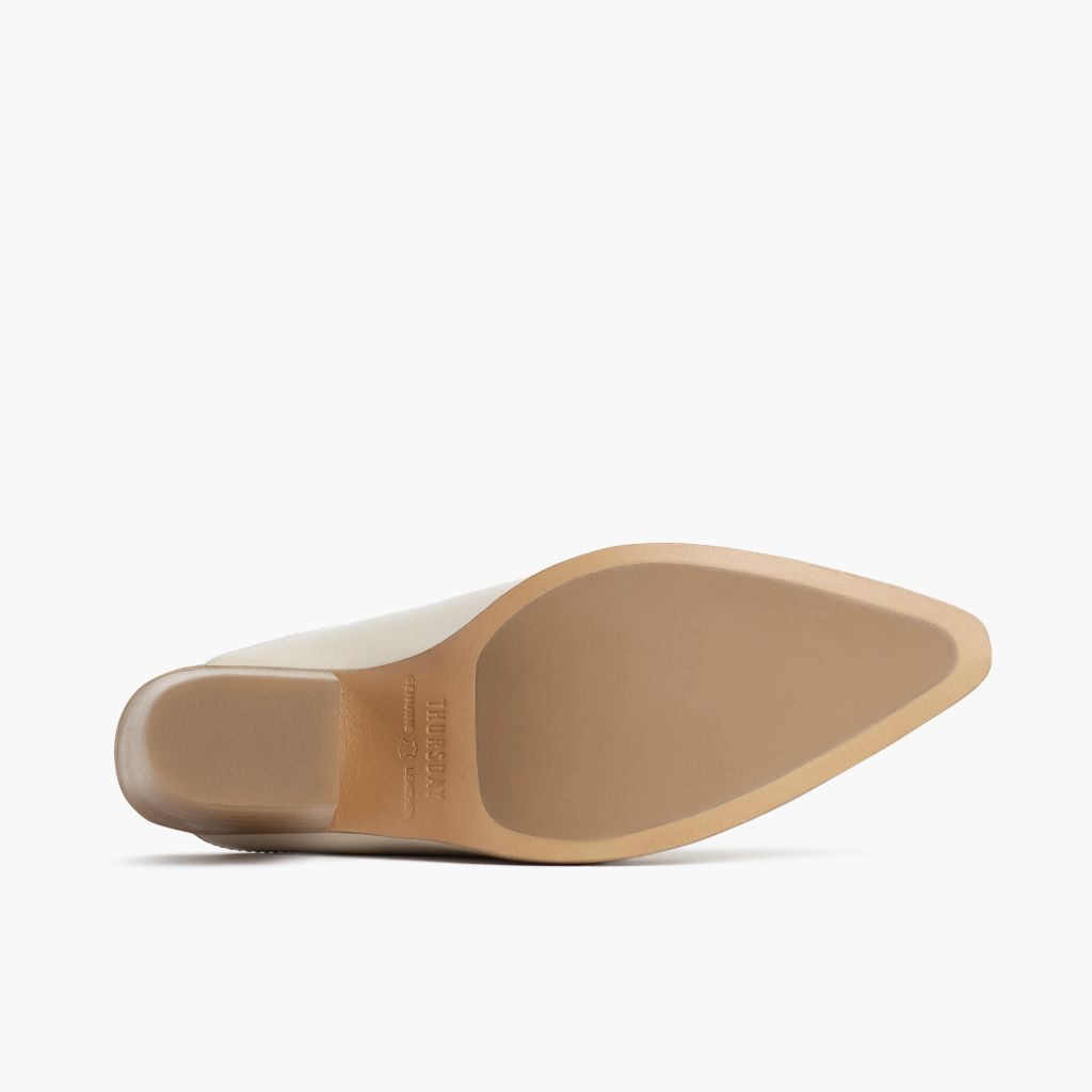 High-Traction Rubber Outsole & Lug Tread Pattern on Summer Ivory レザーブーツ レディース
