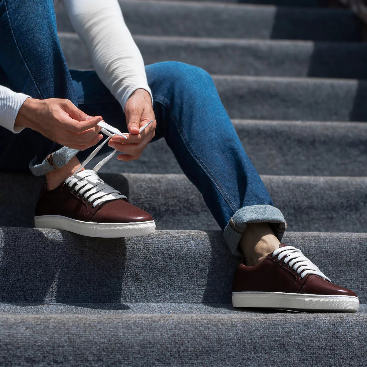 High-Traction Rubber Outsole & Lug Tread Pattern on Murphy Low Top マルーン レザースニーカー メンズ