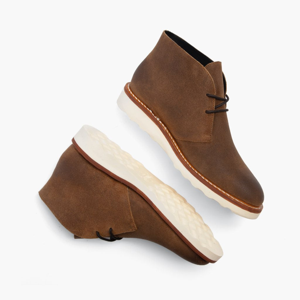 High-Traction Rubber Outsole & Lug Tread Pattern on Scout サファリ レザーブーツ メンズ For Men