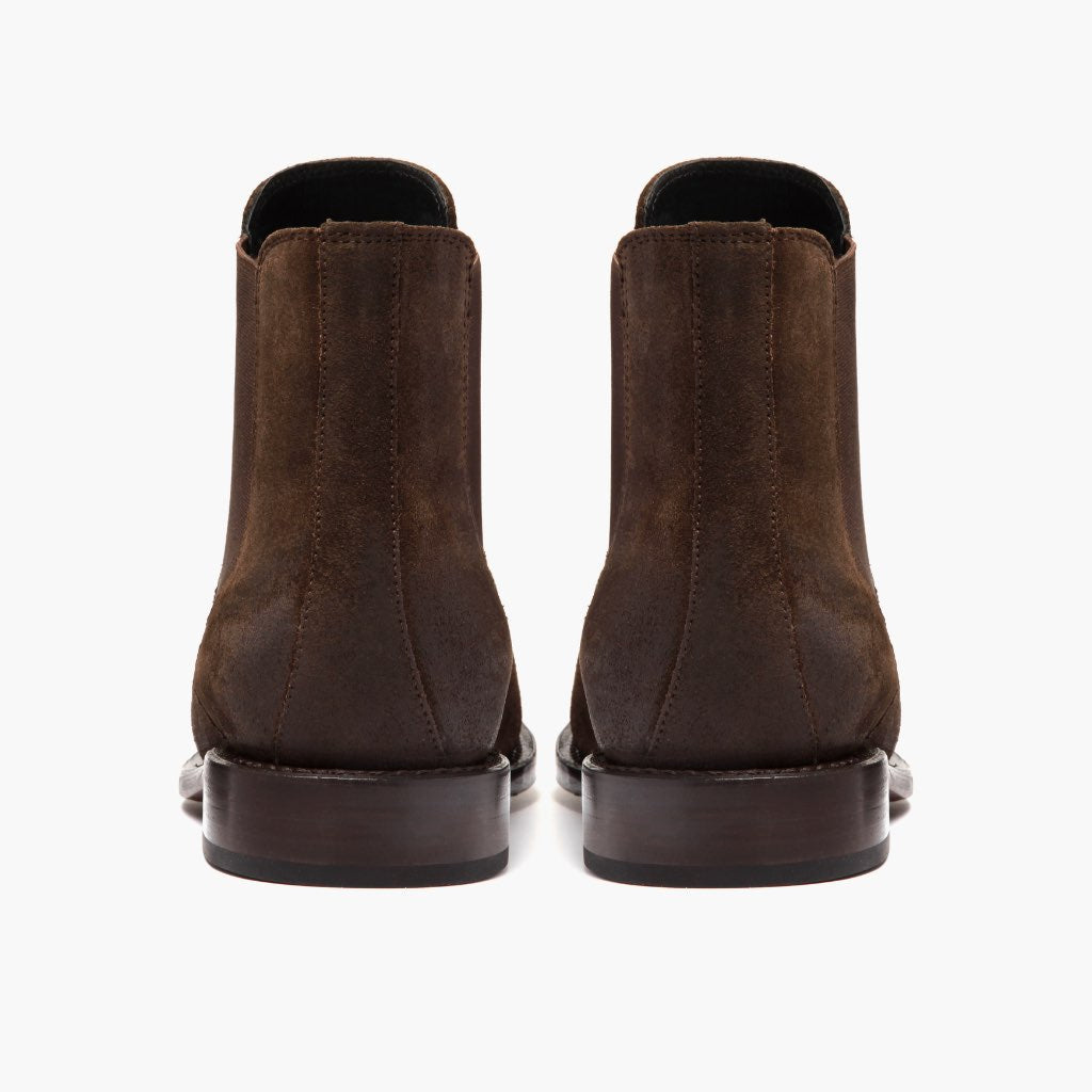 High-Traction Rubber Outsole & Lug Tread Pattern on Cavalier ダークブラウン レザーブーツ メンズ