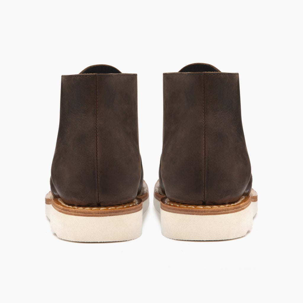 High-Traction Rubber Outsole & Lug Tread Pattern on Scout タバコブラウン レザーブーツ メンズ For Men